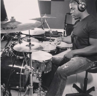 LlavarOnDrums